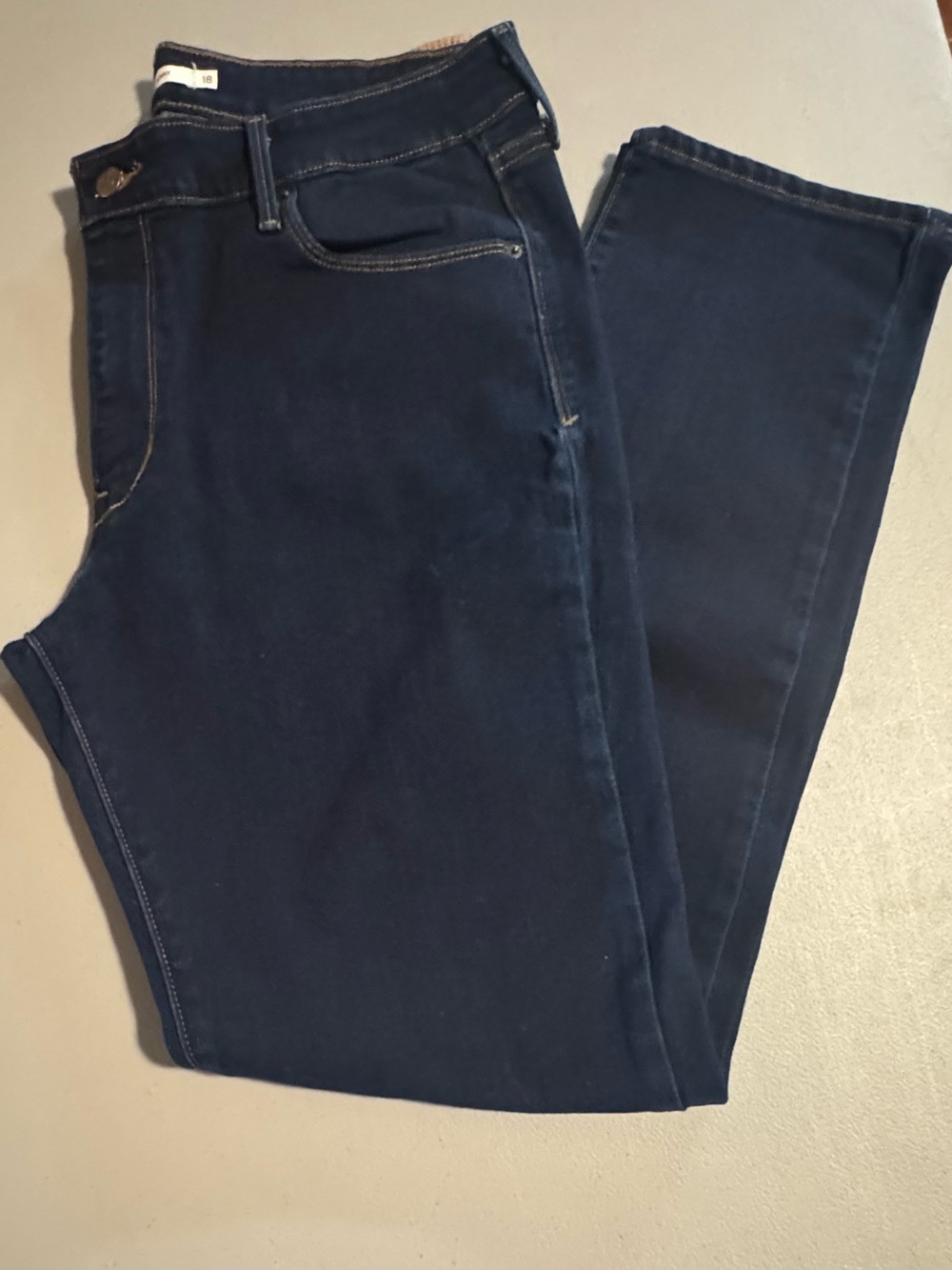 Women's Levi’s Navy Mid Rise Skinny Jeans Size 18